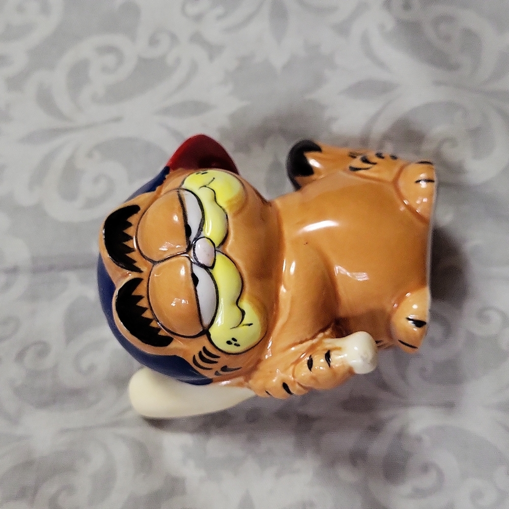 VTG Enesco Garfield Baseball Figurine